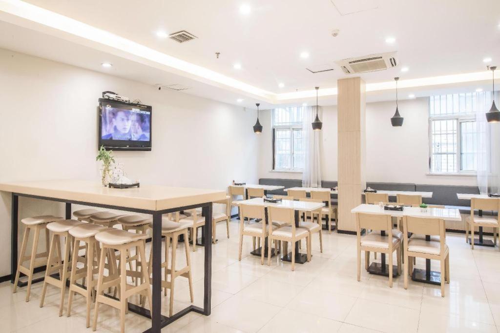 Hanting Express Changsha Middle Of Furong Road Xiangchun Road Buitenkant foto